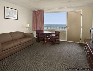 Travelodge By Wyndham Suites Virginia Beach Oceanfront Номер фото